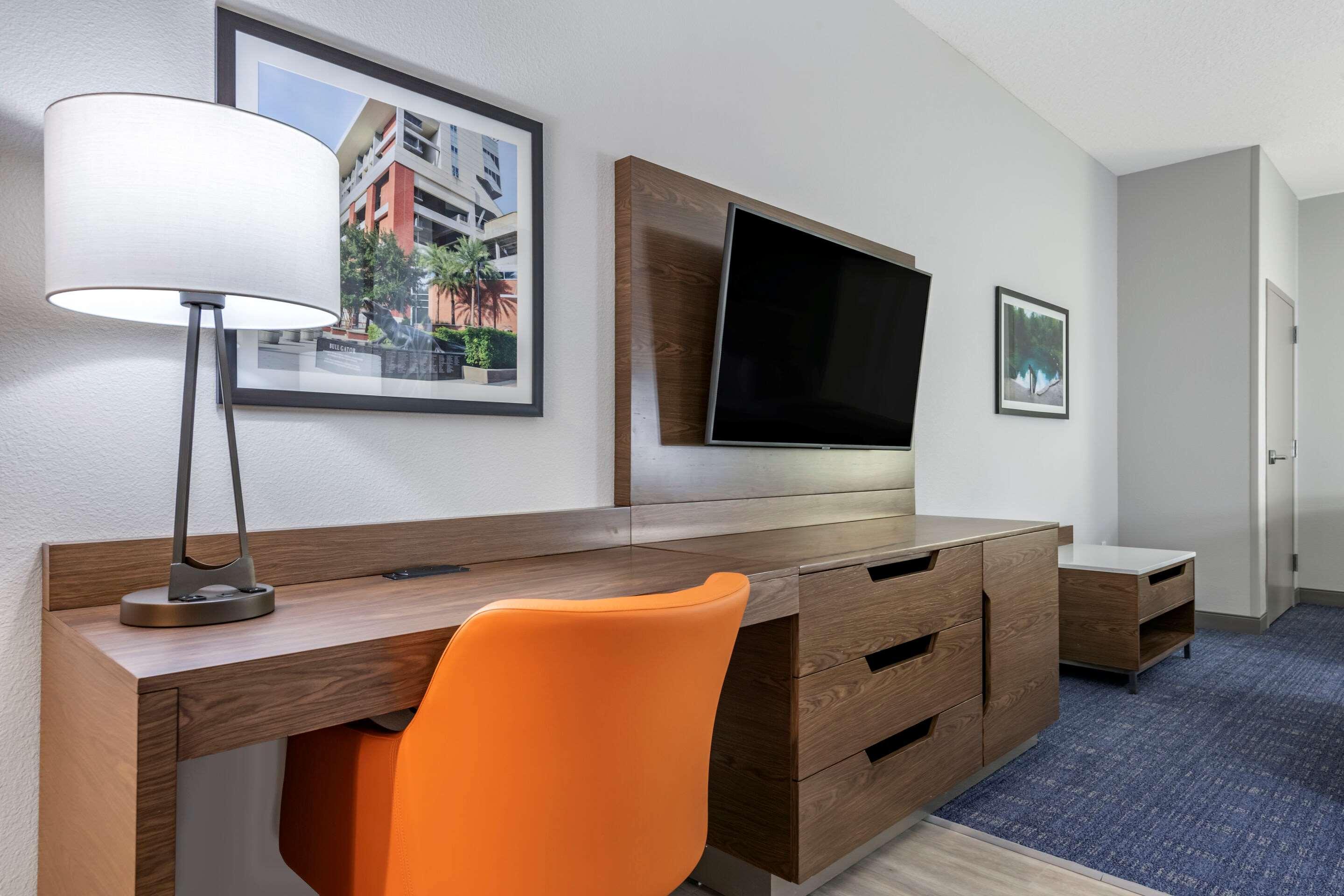 Comfort Suites Gainesville Near University Bagian luar foto