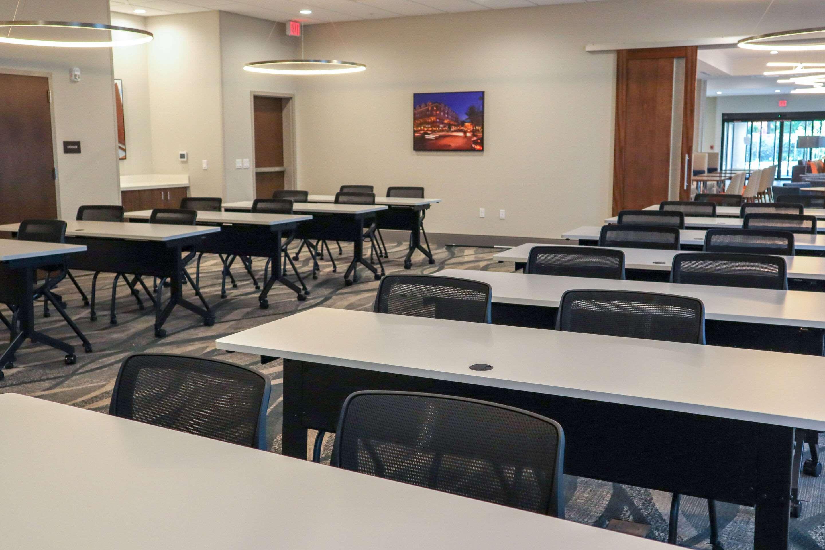 Comfort Suites Gainesville Near University Bagian luar foto