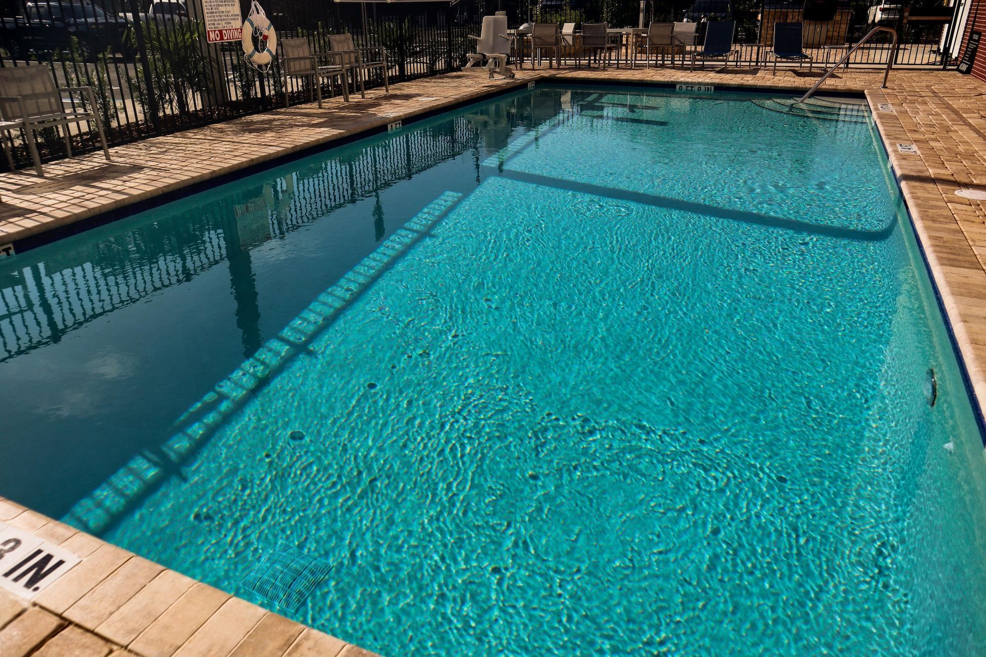 Comfort Suites Gainesville Near University Bagian luar foto