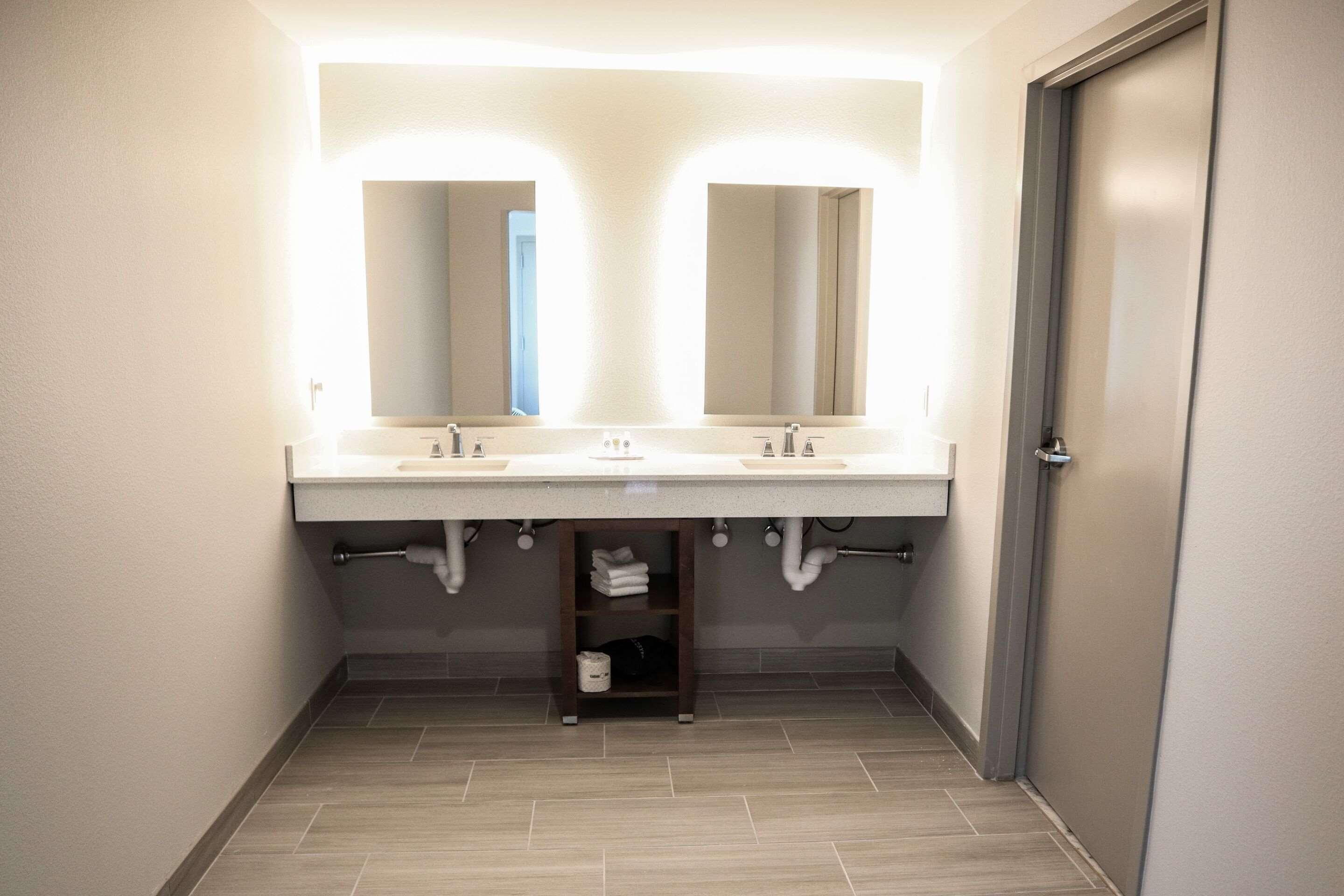 Comfort Suites Gainesville Near University Bagian luar foto