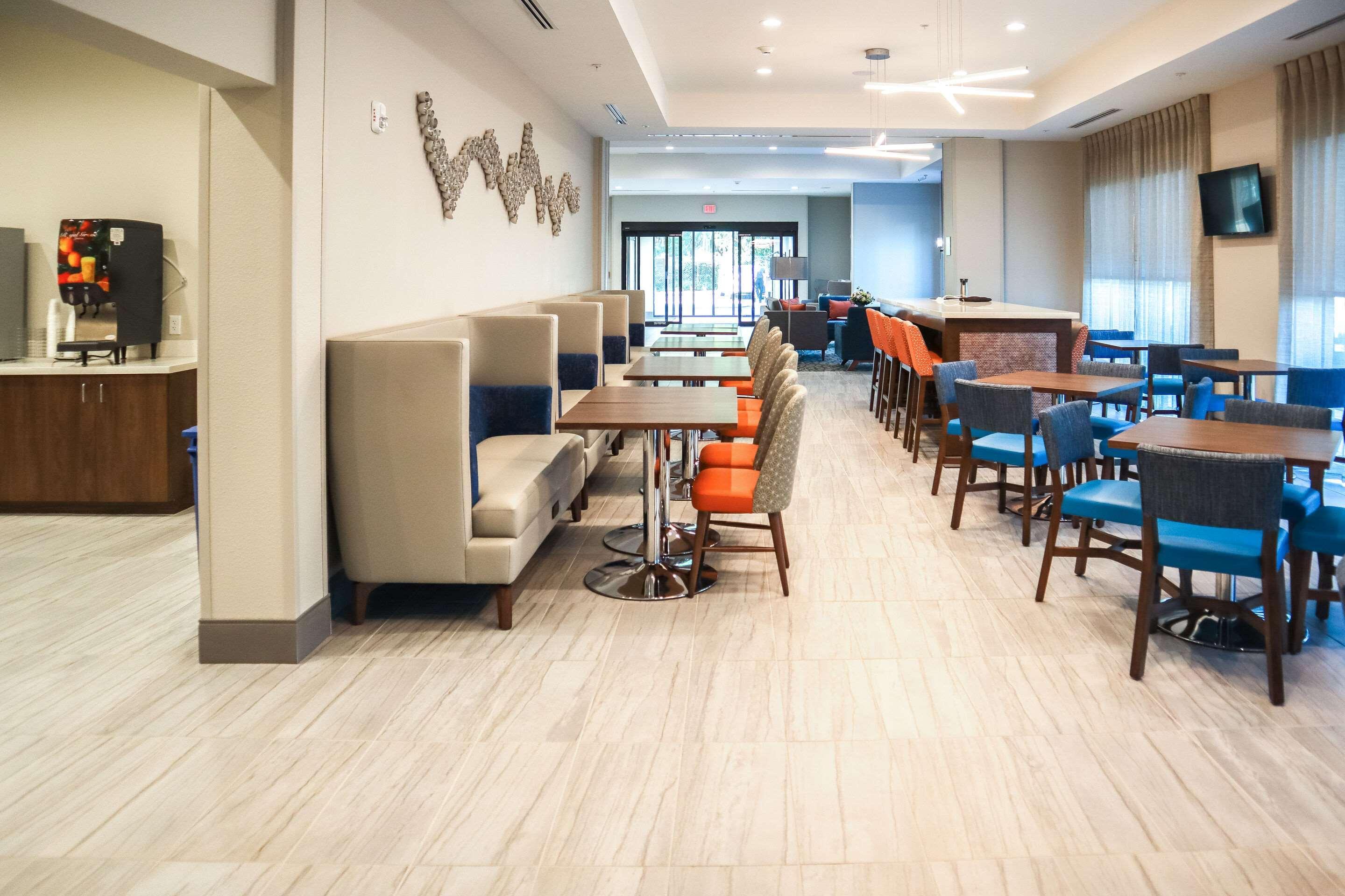 Comfort Suites Gainesville Near University Bagian luar foto