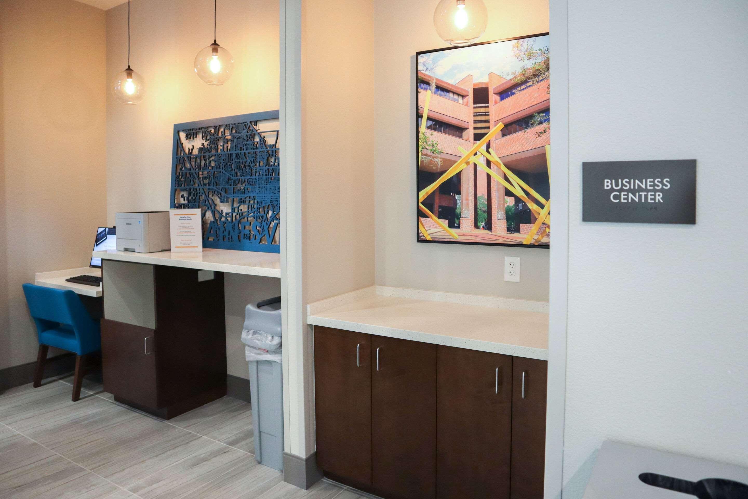 Comfort Suites Gainesville Near University Bagian luar foto