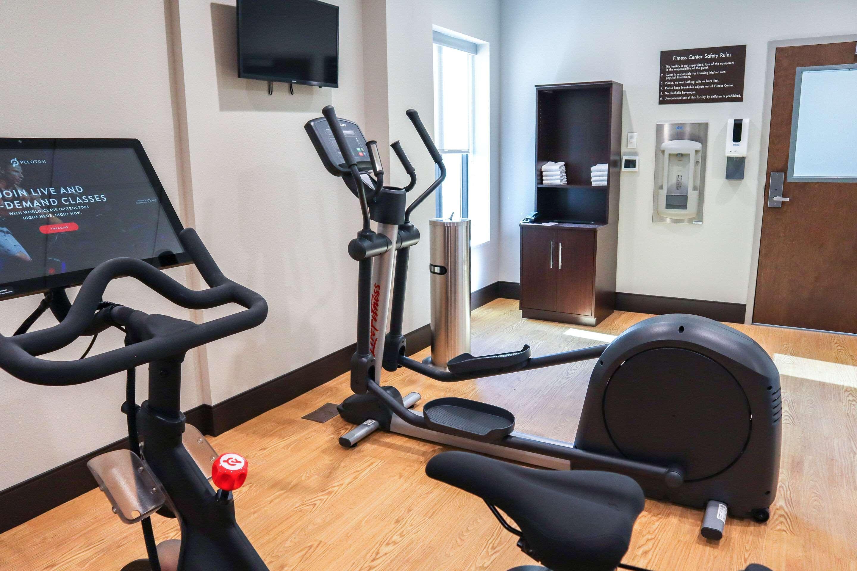 Comfort Suites Gainesville Near University Bagian luar foto
