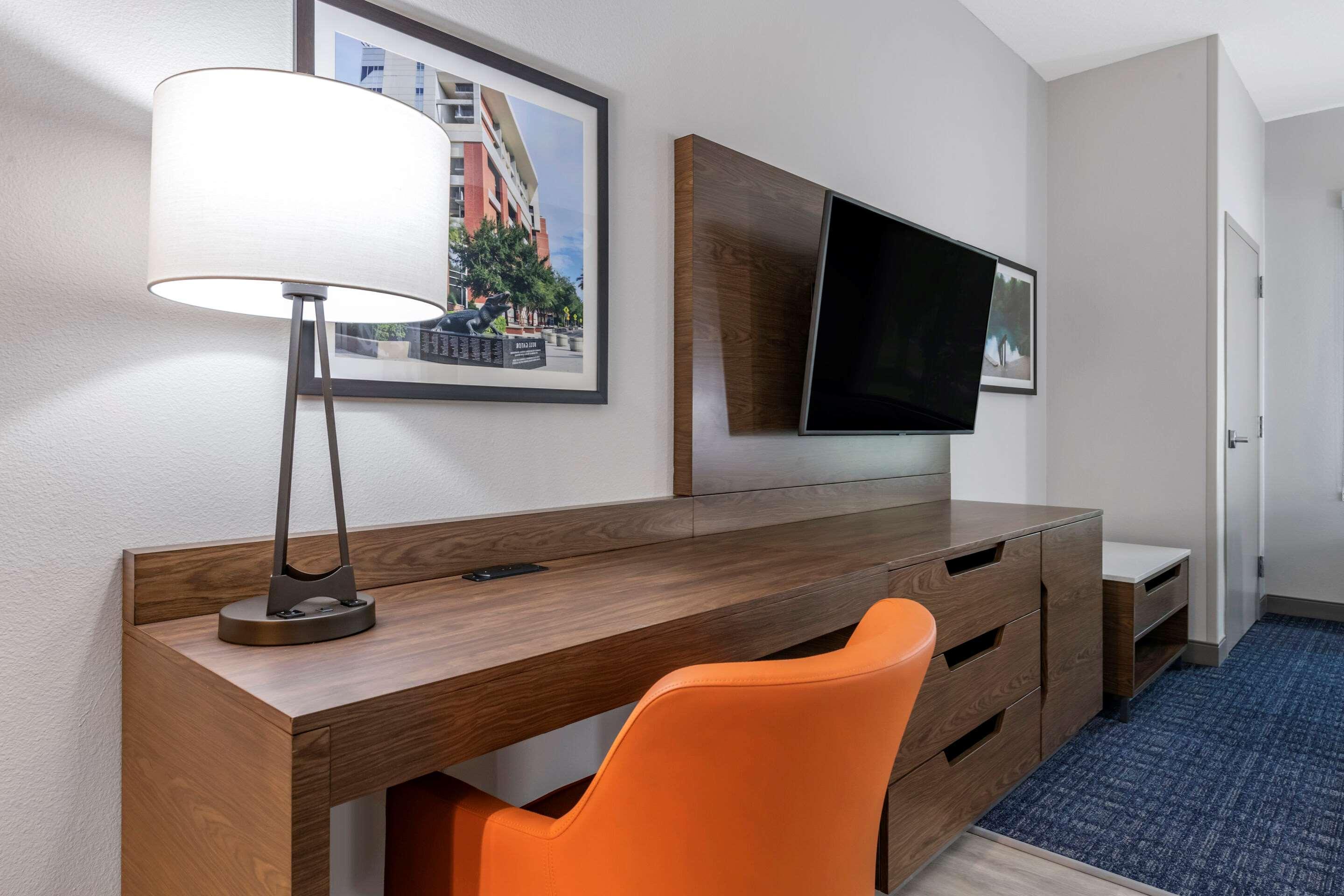 Comfort Suites Gainesville Near University Bagian luar foto