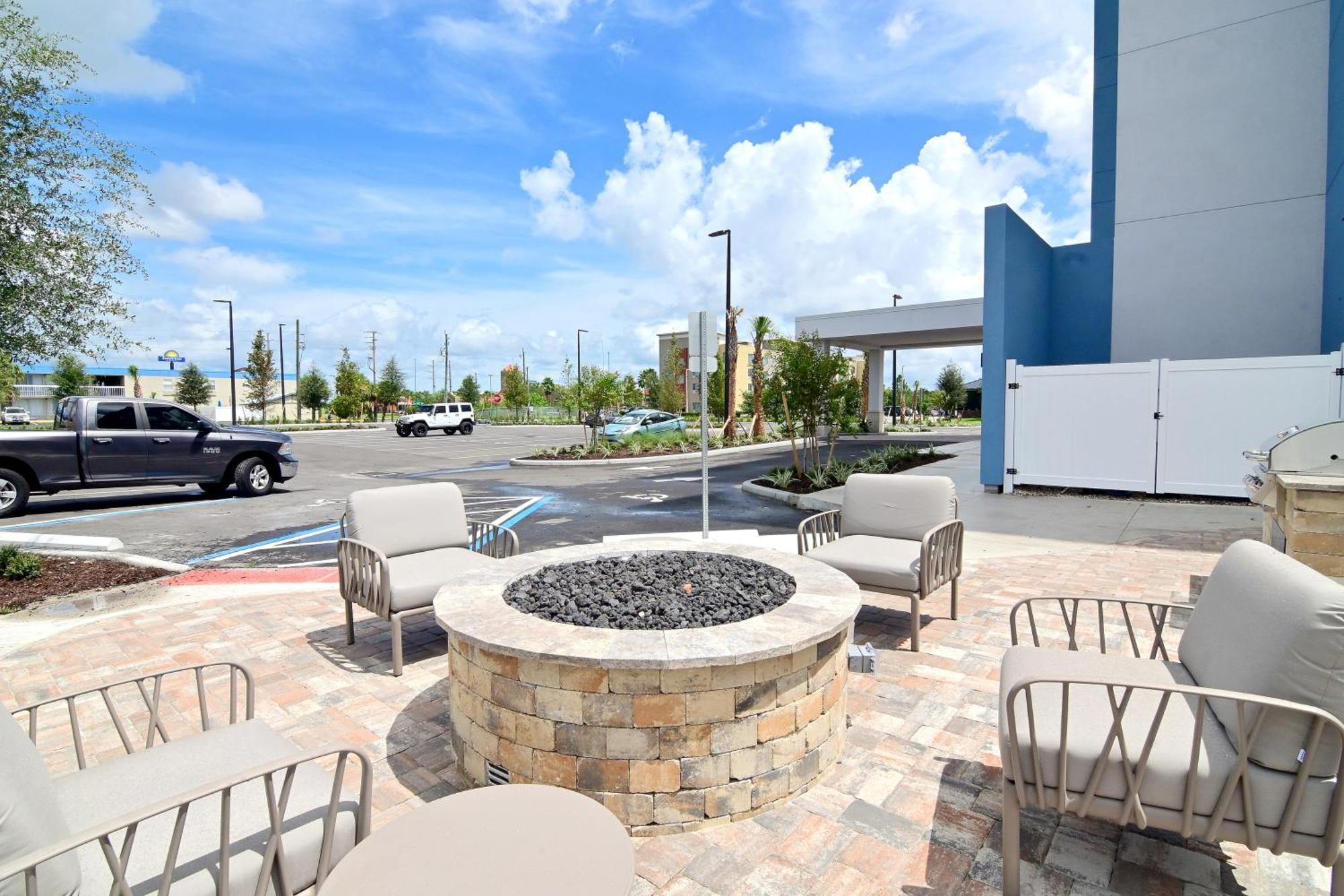 Comfort Suites Gainesville Near University Bagian luar foto